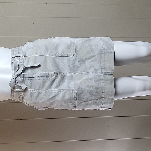 Banana Republic Cotton Stretch Light Grey Camo Print Drawstring Mini Ski… - Picture 1 of 16